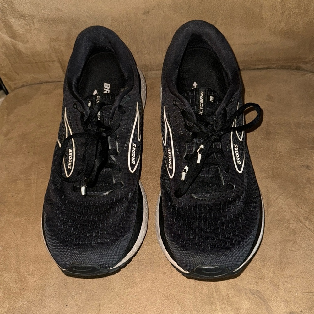 Brooks sneakers